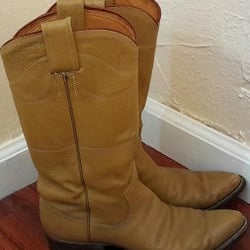 Overkill Thrift & Consign - Cowboy boots, Dansko, Steve Madden, Harley Davidson and other marvelous boots, sandals and shoes