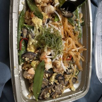 The Cheesecake Factory - Thai Stir fry with Shrimp - Desserts Near Me - Wauwatosa, Wisconsin The Cheesecake Factory - Thai Stir fry with Shrimp - Desserts Near Me - Wauwatosa, Wisconsin
