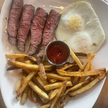 North Fork Tavern - Steak and eggs - New American Near Me - Eugene, Oregon