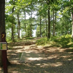 Boulder Woods Disc Golf Course - One of the easiest, yet most difficult holes. There is a 'mando' to the right that needs to be followed. It is a very short, precision shot.