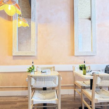 Capri Lasagneria - Interiors - Italian Near Me - Burlingame, California