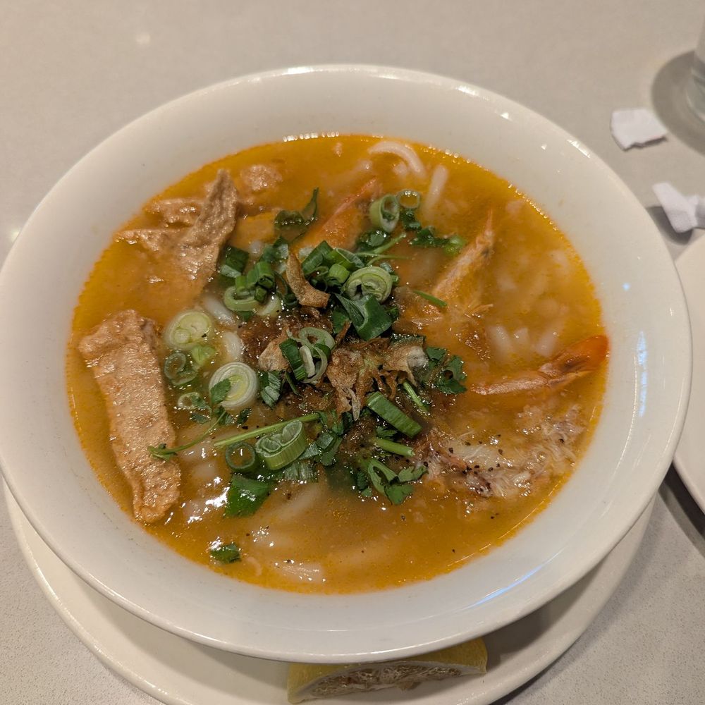 Crab and shrimp tapioca noodle soup Crab and shrimp tapioca noodle soup