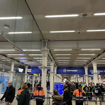 St Pancras International - Queues - Train Stations Near Me - London, XGL