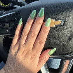 St. Patrick's Day nails