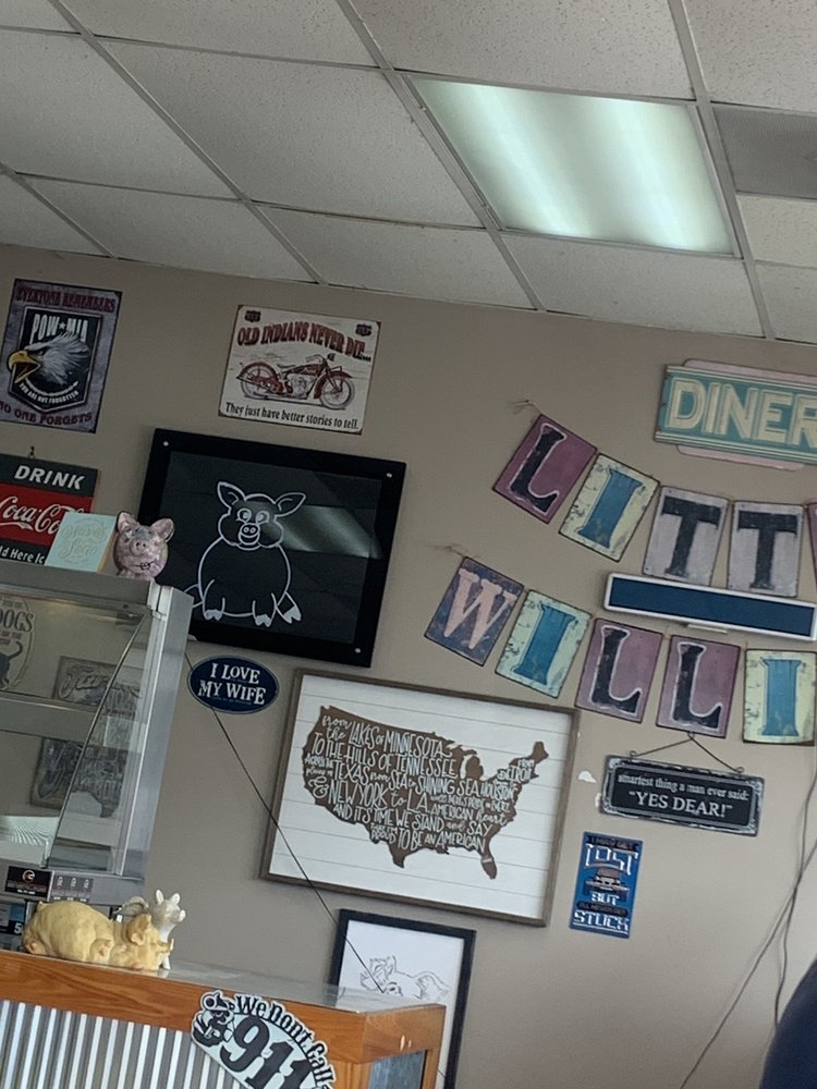 Little Willie's BBQ & Meat Market, Brandon Roadtrippers