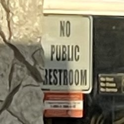 Chevron - No público bathrooms. ...