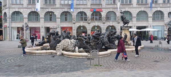 Ehekarussell by null