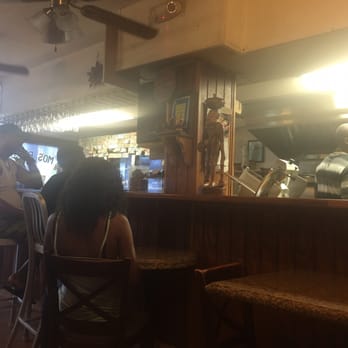 Mo's Restaurant - Haitian Near Me - Key West, Florida