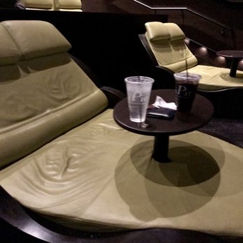 IPIC Fort Lee - Cinema Near Me - Fort Lee, New Jersey