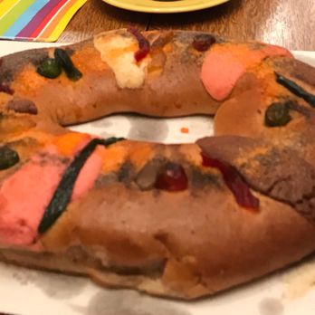 Panadería Nuevo Leon - Small vegan Rosca de Reyes - Bakeries Near Me - Chicago, Illinois Panadería Nuevo Leon - Small vegan Rosca de Reyes - Bakeries Near Me - Chicago, Illinois