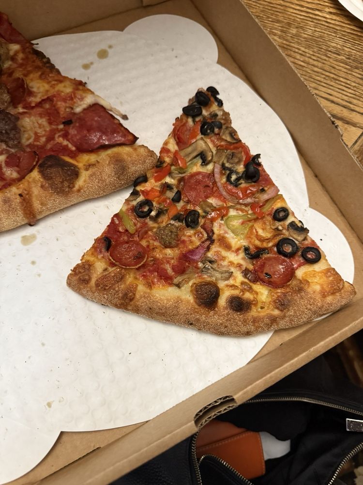 Food from Sylvia’s Pizzeria