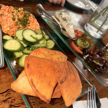 Tony's Taverna - Burgers Near Me - Three Rivers, California