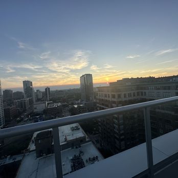 AMLI 808 - The view facing west! - Apartments Near Me - Chicago, Illinois