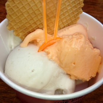 Durazzo - Banana and Tropic - Ice Cream & Frozen Yogurt Near Me - Nuremberg, BY