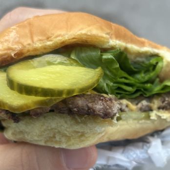 South Pas Smash - Single Smash with added pickles - Burgers Near Me - South Pasadena, California