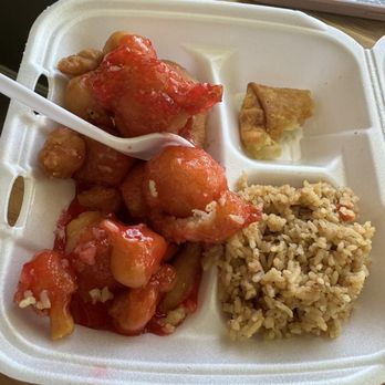 Egg Roll King on Kentucky Ave - Sweet and sour chicken - Chinese Near Me - Indianapolis, Indiana Egg Roll King on Kentucky Ave - Sweet and sour chicken - Chinese Near Me - Indianapolis, Indiana