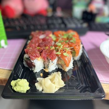 Sen Sushi - Left is bluefin tuna roll and right is truffle salmon roll - Sushi Bars Near Me - Rosemead, California