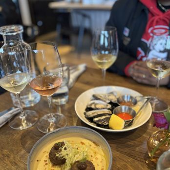 Amaterra Winery - Wine Tasting Room Near Me - Portland, Oregon
