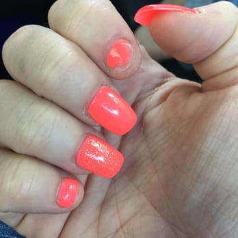 Solar Nails and Spa - Didn't even last 3 days.This is also considered "long" and they will charge you $5 more - Day Spas Near Me - Klamath Falls, Oregon