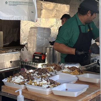 Don Chilaquiles - Chilaquiles being construction - Tacos Near Me - Los Angeles, California Don Chilaquiles - Chilaquiles being construction - Tacos Near Me - Los Angeles, California