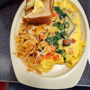 Tio’s Diner - Vegetarian omelette, hash browns, toast. Was delicious! - Diners Near Me - Columbus, Ohio