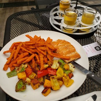 Finn's Fish House - Wild Salmon - Seafood Near Me - Seaside, Oregon