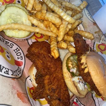 Dave's Hot Chicken - Daves 3 - Chicken Shop Near Me - Midvale, Utah