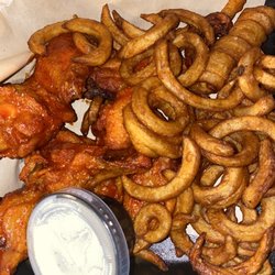 Its Just Wings - Truffle hot sauce wings... so-so