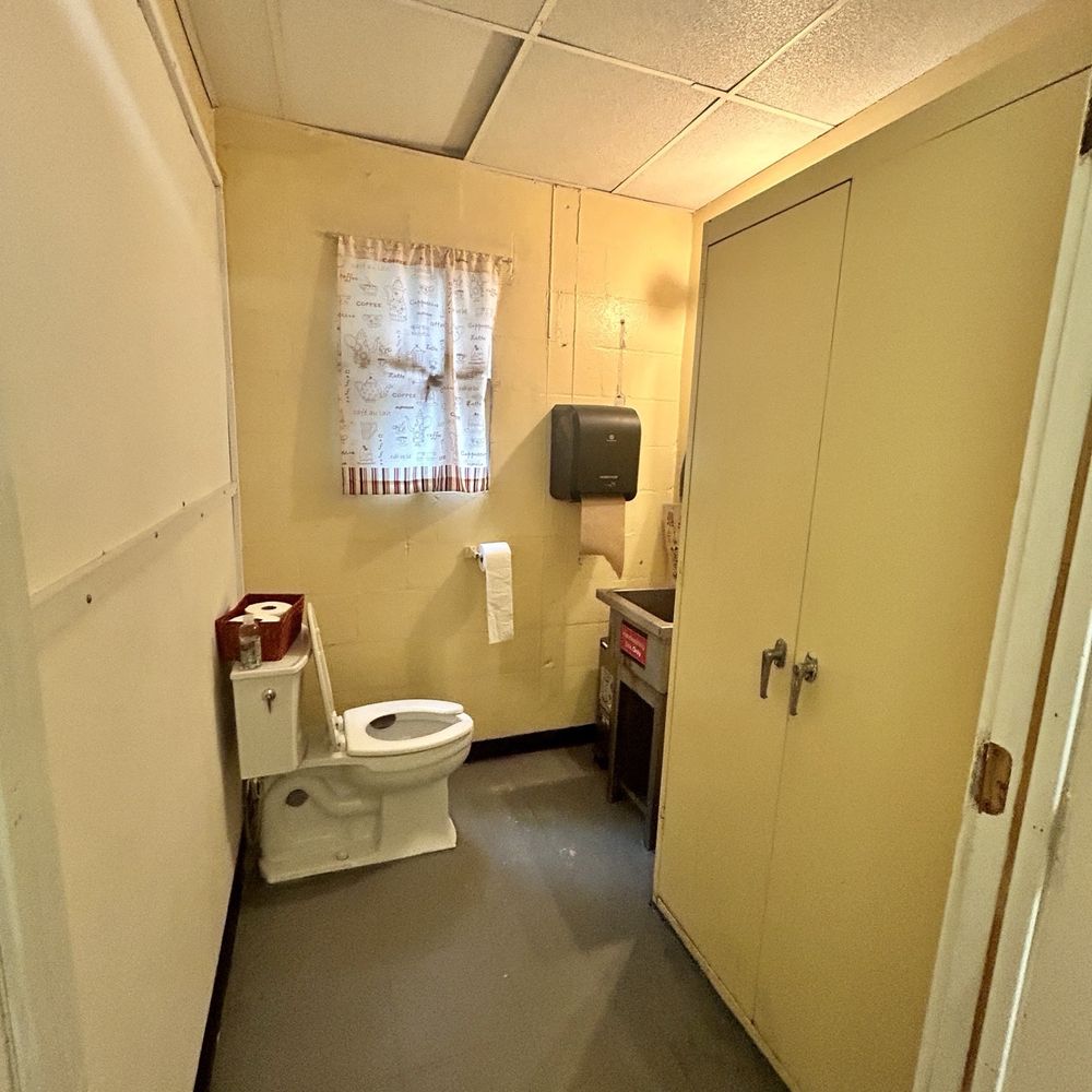 Angie's Country Kitchen - Clean restrooms - American Near Me - Houston, Texas Angie's Country Kitchen - Clean restrooms - American Near Me - Houston, Texas