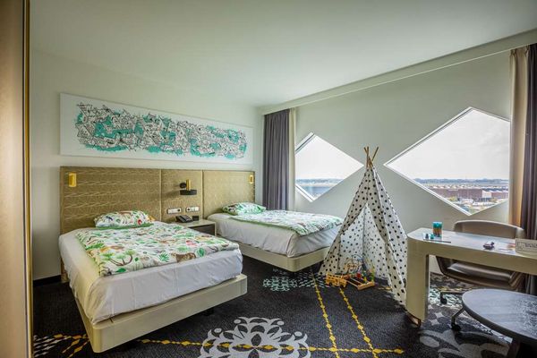 Hilton Amsterdam Airport Schiphol by null