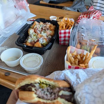 Hat Creek Burger Company - Southwest burger, tots, and fries - Burgers Near Me - Richardson, Texas Hat Creek Burger Company - Southwest burger, tots, and fries - Burgers Near Me - Richardson, Texas