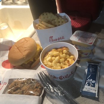 Chick-fil-A - Classic chicken sandwich w/ cheese, waffle fries, Mac & cheese, choco chunk cookie & chick-fil-a sauce. - Fast Food Near Me - Mesa, Arizona