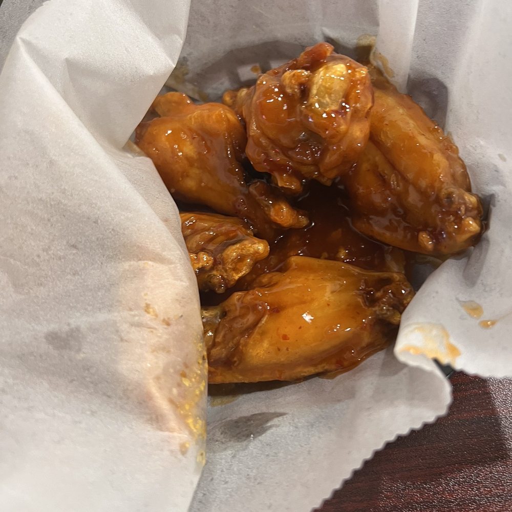 301 Wingz - chicken wings in a basket - New American Near Me - Fayetteville, North Carolina