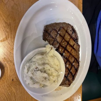 Texas Roadhouse - 16oz sirloin with mashed potatoes - Steakhouses Near Me - Greensburg, Pennsylvania Texas Roadhouse - 16oz sirloin with mashed potatoes - Steakhouses Near Me - Greensburg, Pennsylvania