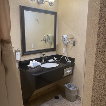 Stage Coach Lodge - Sink in the bathroom - Hotels Near Me - Monterey, California Stage Coach Lodge - Sink in the bathroom - Hotels Near Me - Monterey, California