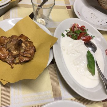 Da Enzo al 29 - Fried artichoke tasted like a potato chip (probably wouldn't get again), but the cheese dish is soooooo good, get it! - Roman Near Me - Rome, RM