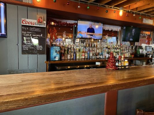 Pour House Pub by null