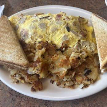 Mike's Diner - Sausage onion and cheese omelette - Breakfast & Brunch Near Me - Schenectady, New York