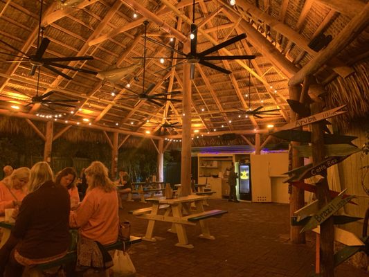 No Name Pub by null
