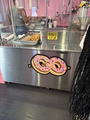 GO DONUTS by null