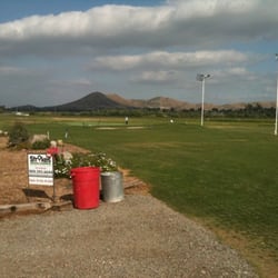 Mid-Hill Golf Center - Short game area