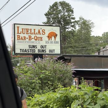 Luella's Bar-B-Que - Barbeque Near Me - Asheville, North Carolina Luella's Bar-B-Que - Barbeque Near Me - Asheville, North Carolina