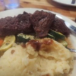 The Establishment - Steak tips mash & veg were oversalted.