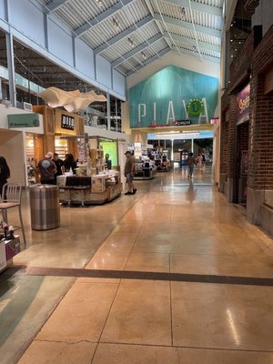 Dolphin Mall by null