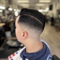 Los Angeles Avenue Barbershop - Comb over fade