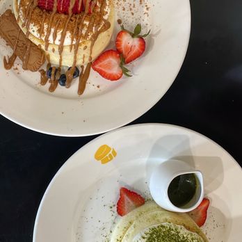 Fluffy Fluffy - Matcha & Biscoff Soufflé Pancakes - Desserts Near Me - Frisco, Texas