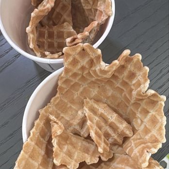 Baskin-Robbins - Waffle was cracked - Ice Cream & Frozen Yogurt Near Me - San Jose, California