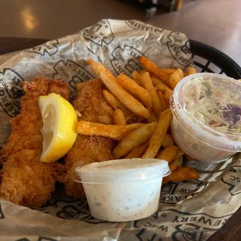 Lakefront Brewery - Fish fry basket - Breweries Near Me - Milwaukee, Wisconsin Lakefront Brewery - Fish fry basket - Breweries Near Me - Milwaukee, Wisconsin