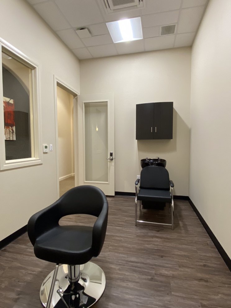 Phenix Salon Suites Image