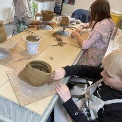 Suzy Hatcher Pottery - Tweens create coil pots!
